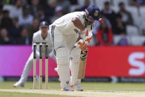 Rishabh Pant's Fearless Batting Sparks Adam Gilchrist Comparisons, Earns Praise from Greg Chappell