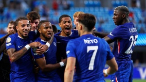 Club World Cup: Chelsea's late goals take down Benfica, 10-man Palmeiras beat Botafogo