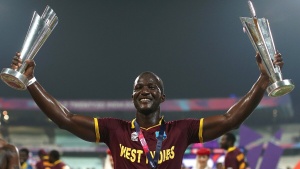WI vs AUS: ICC punishes Darren Sammy for criticising umpire Adrian Holdstock