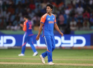 Shubman Gill Injury Scare: India Sweat on Opener's Fitness Ahead of Pakistan Showdown