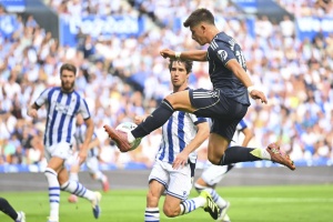Real Madrid, Reduced to 10 Men, Surge to La Liga Summit Thanks to Mbappe and Guler Goals