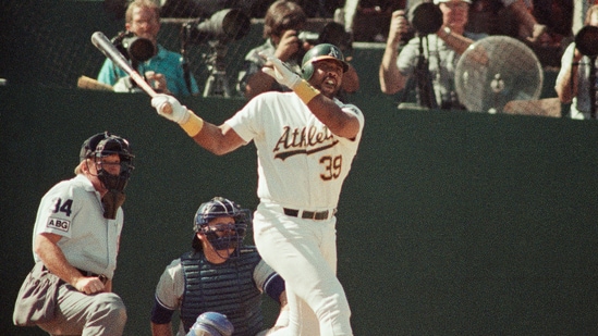 Dave Parker hits a home run for the Oakland A's in 1989 ALCS Game 2.