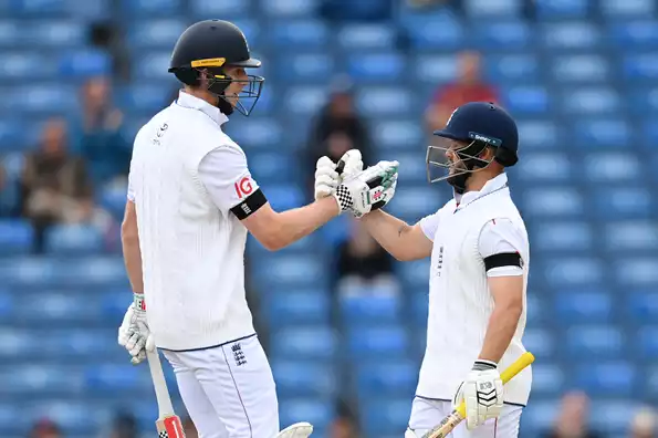 Openers provide solid foundation for England's chase.